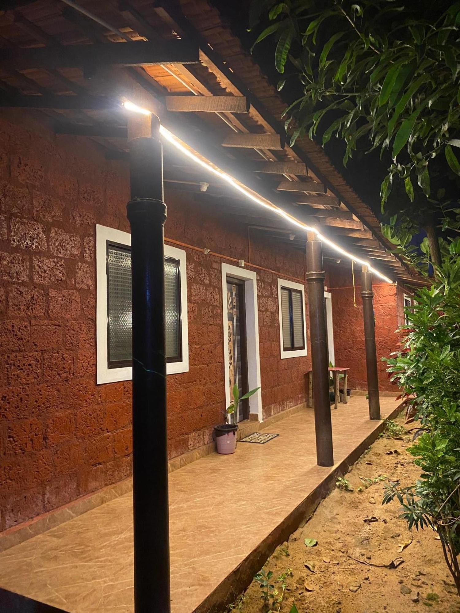 Tusker Tribe Hostel Gokarna  Extérieur photo